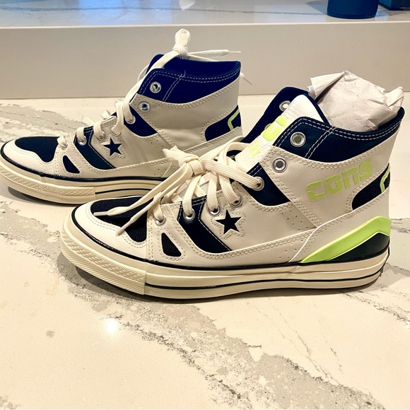 Brand New Converse Hightop, Mens 9.5. - Picture 3 of 5